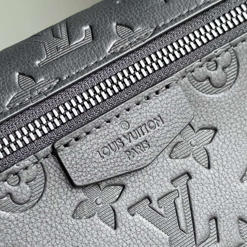 LV M14874 Louis Vuitton Pulse Messenger Bag Black | lv m14874 louis vuitton m14794 pulse messenger bag black 5