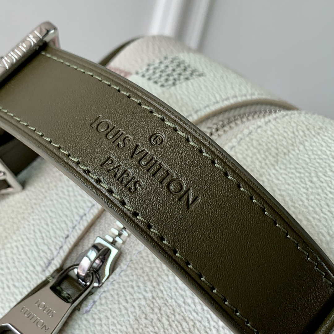LV N00112 Louis Vuitton Locker Dopp Kit Damoflage Gray White | lv n00112 louis vuitton locker dopp kit damoflage gray white 006
