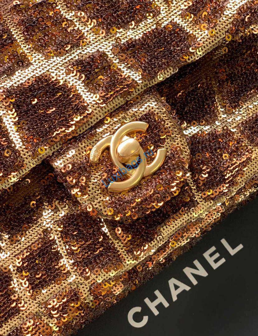 chanel as1116 25c mini flap bag 20cm a69900 white dense sequins gold 5 Chanel AS1116 25C Mini Flap Bag 20cm A69900 White dense sequins Gold | chanel as1116 25c mini flap bag 20cm a69900 white dense sequins 006