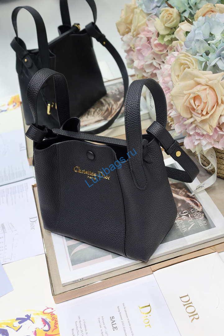 Dior M2840 Small Signature Bucket Bag Grained Calfskin M28410 Black | dior small signature bucket bag grained calfskin m2840 black 003
