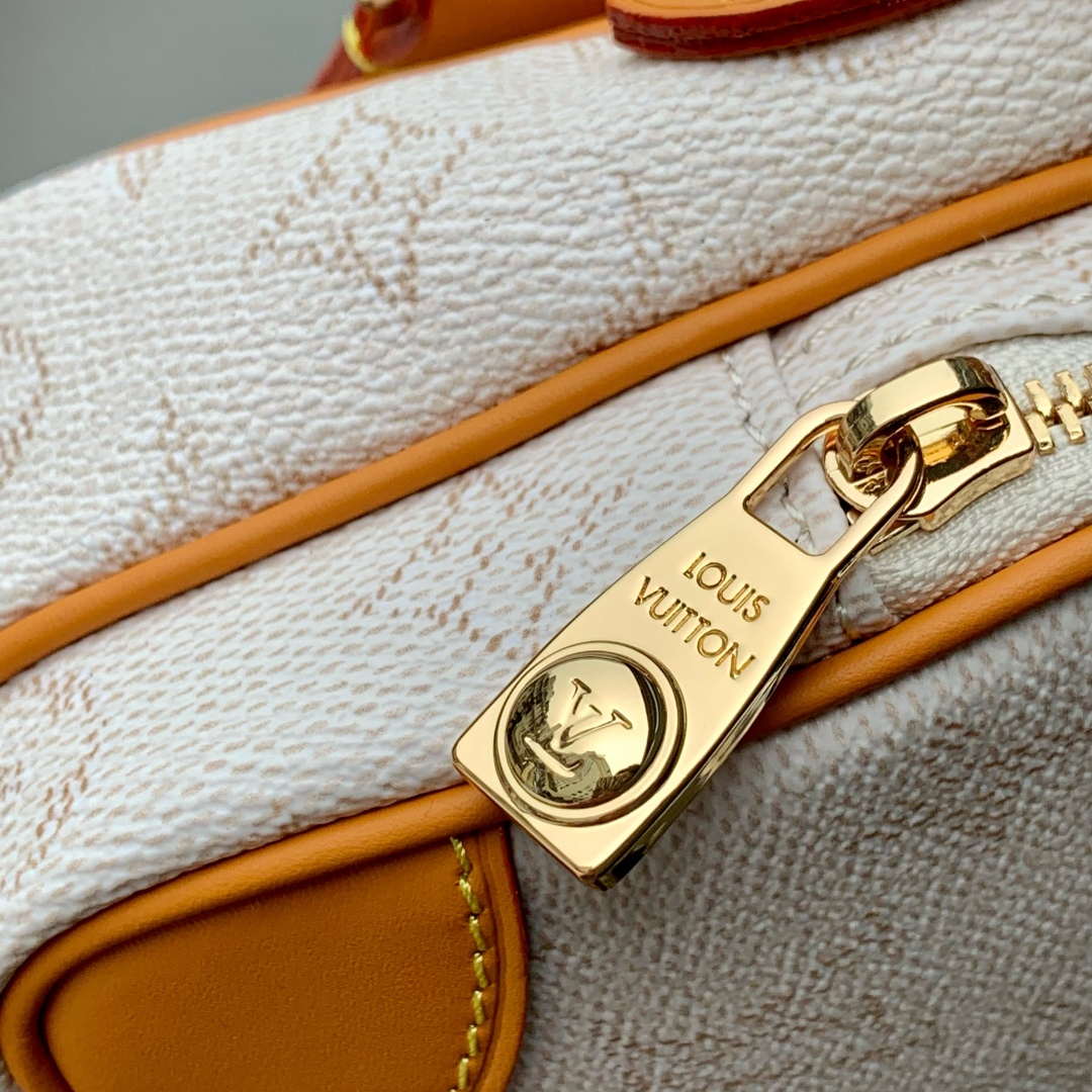 LV M14682 Louis Vuitton Nil Cross-body Bag Off-White | lv m14682 louis vuitton nil cross body bag off white 5