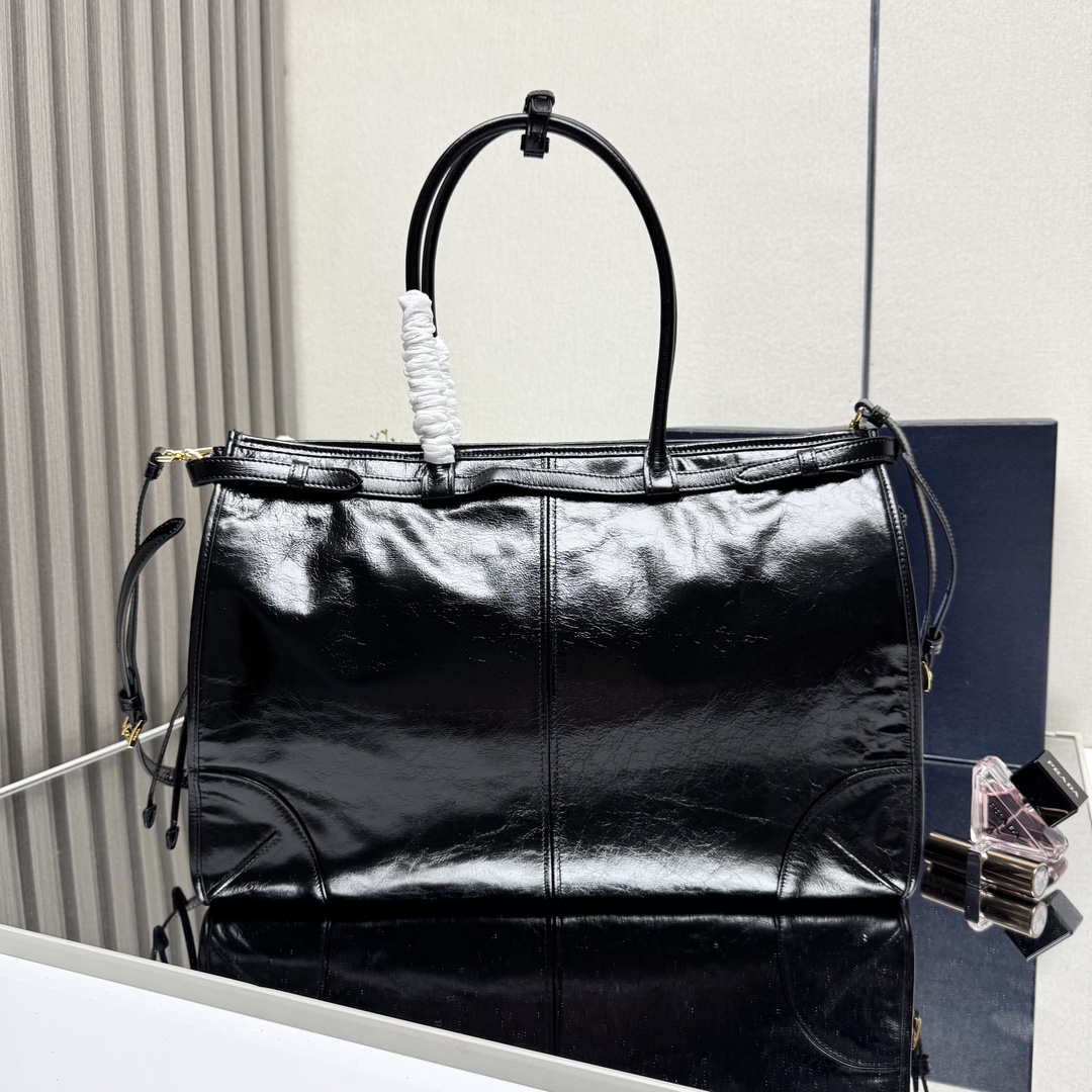 Prada 1BA439 Prada Bonnie extra large leather handbag black | prada 1ba433 prada bonnie extra large leather handbag black 002