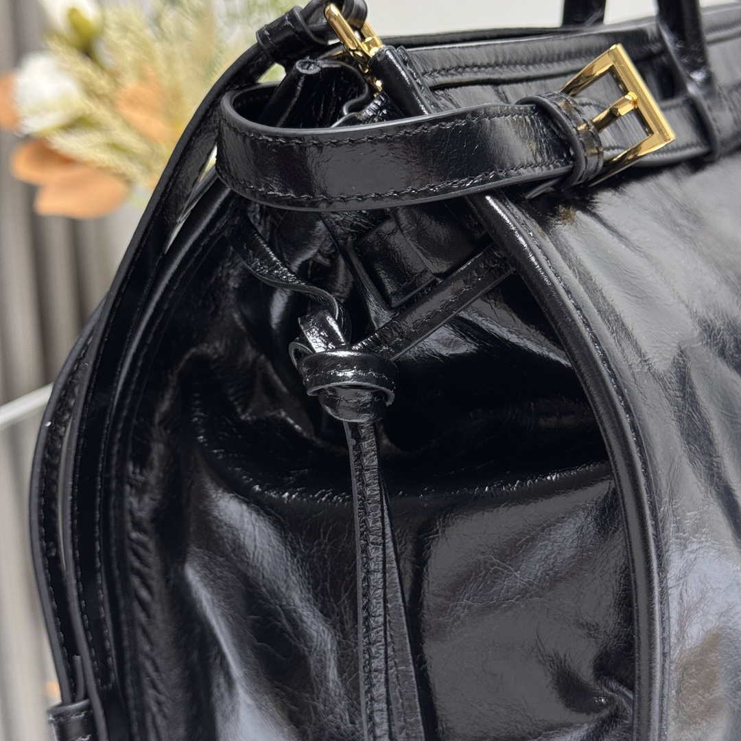Prada 1BA439 Prada Bonnie extra large leather handbag black | prada 1ba433 prada bonnie extra large leather handbag black 007