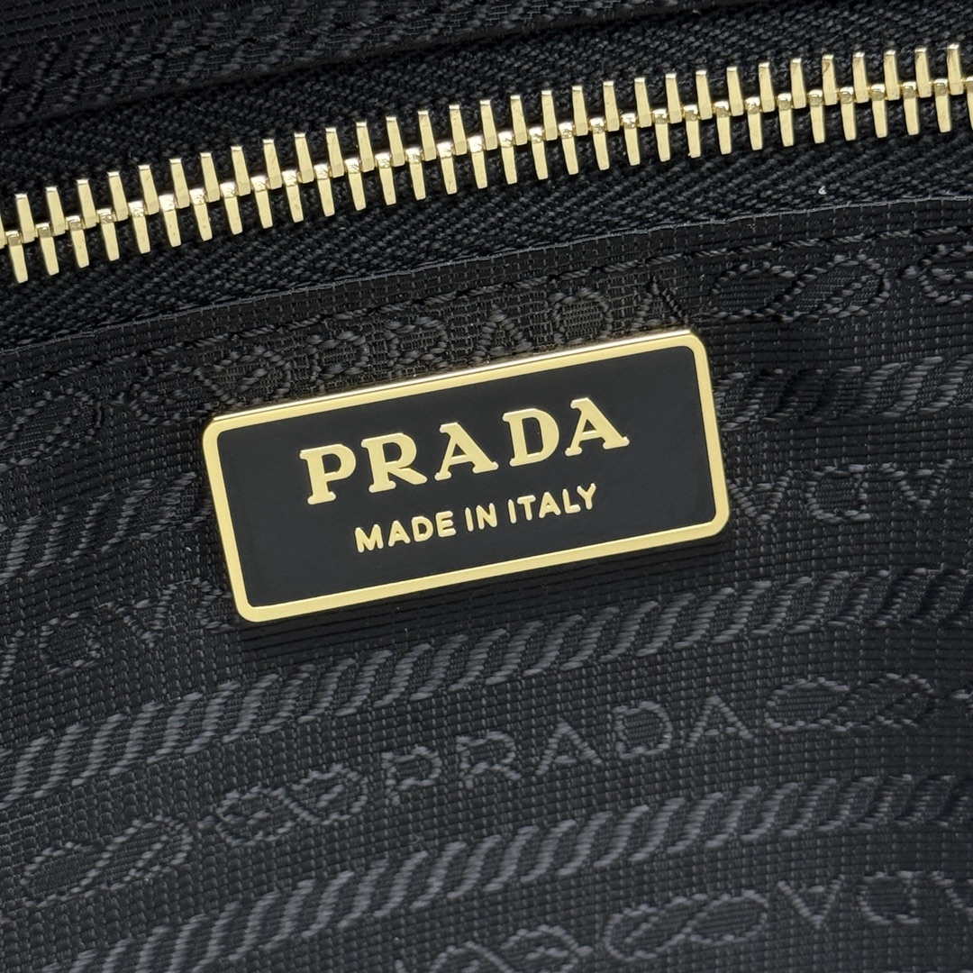 Prada 1BA439 Prada Bonnie extra large leather handbag black | prada 1ba433 prada bonnie extra large leather handbag black 009