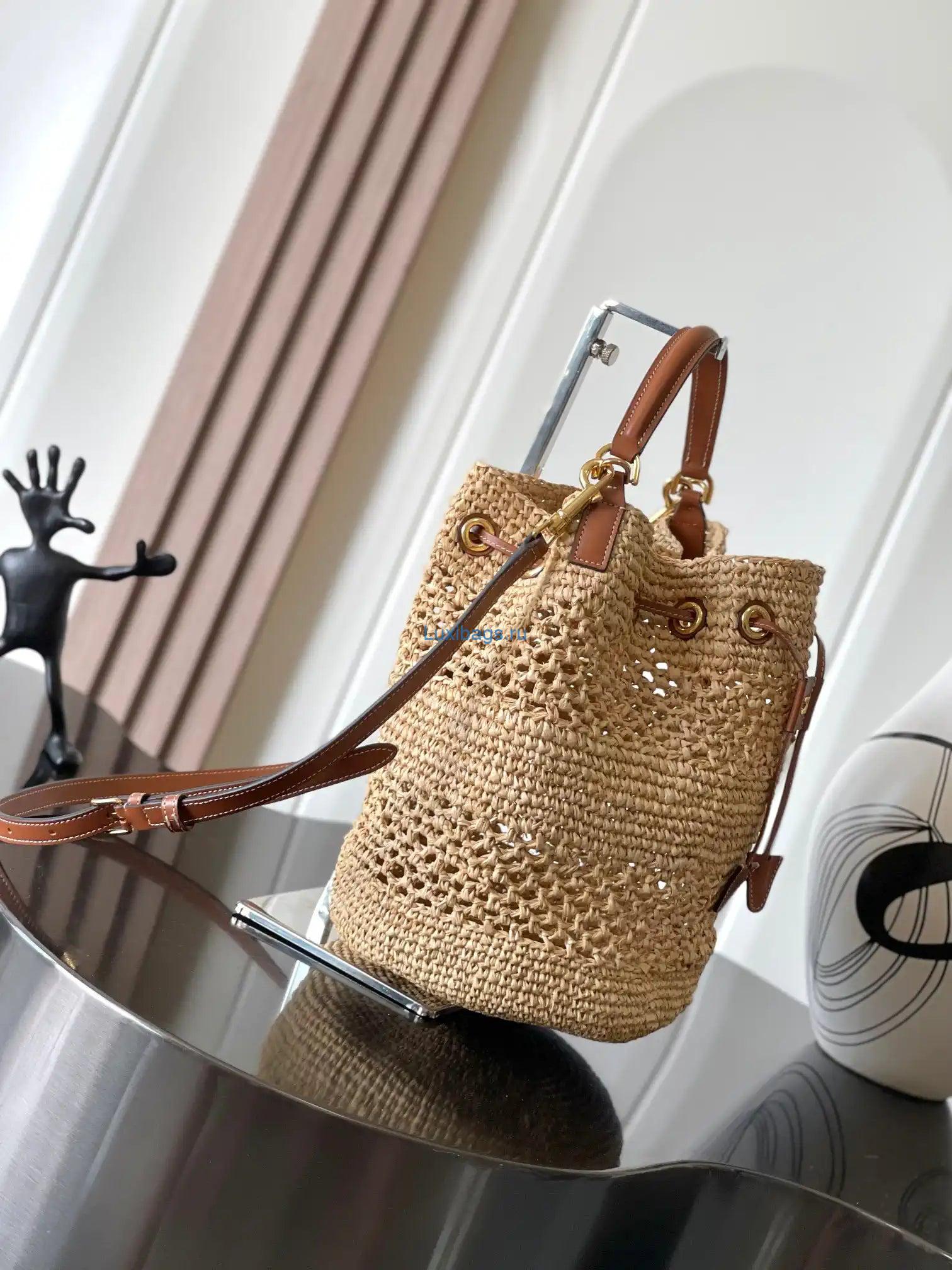 celine 117862 clara classic panier in raffia and calfskin natural 2 Celine 117862 Clara Classic Panier In Raffia And Calfskin Natural | celine 10m432 clara classic panier in raffia and calfskin natural 03