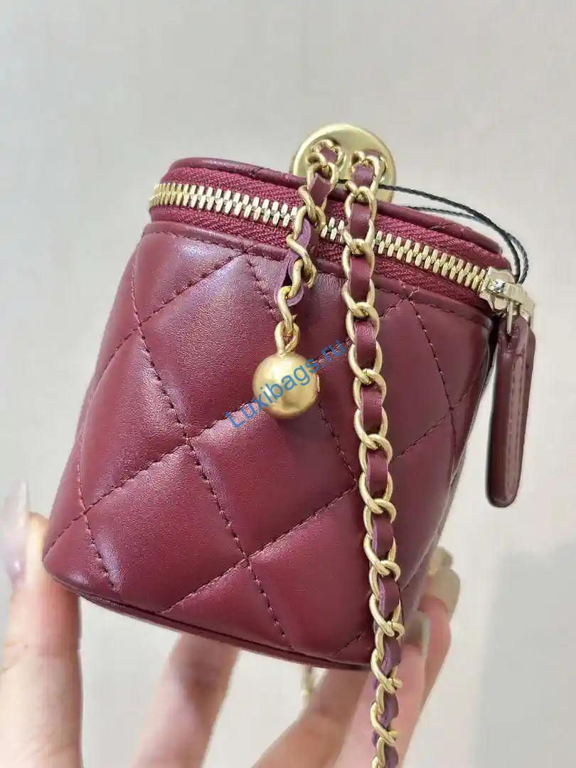 chanel small vanity with chain shiny calfskin wine red ap2292 gold 4 Chanel Small Vanity with Chain Shiny Calfskin Wine Red AP2292 Gold | chanel small vanity with chain shiny calfskin black ap2292 gold 05