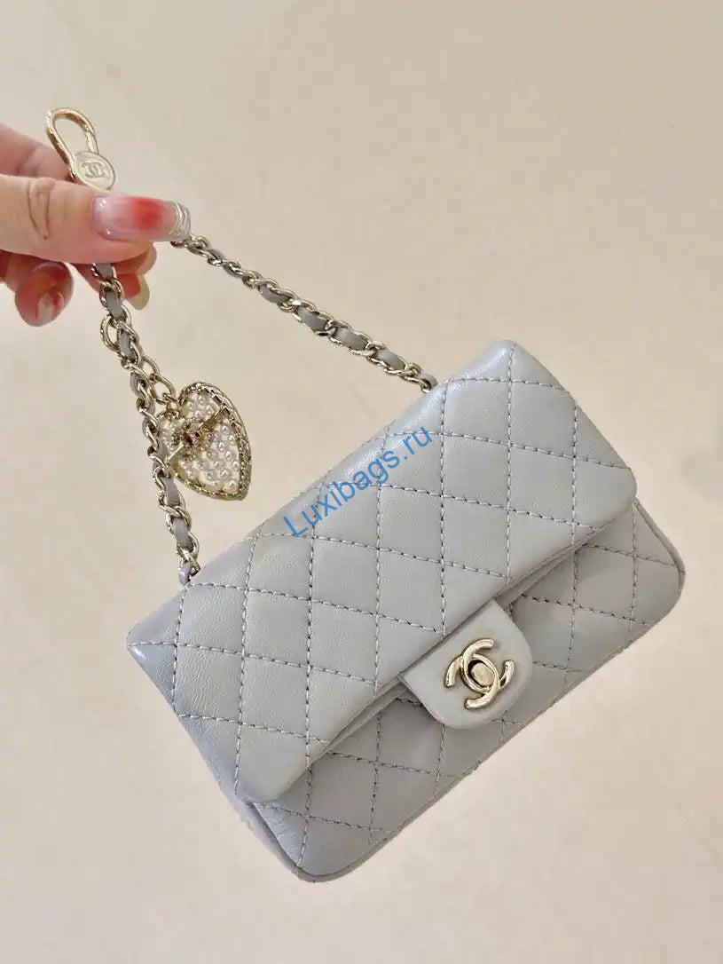 chanel 25a mini flap bag lambskin as4670 gray 1 Chanel 25A Mini Flap Bag Lambskin AS4670 Gray | chanel 25a mini flap bag lambskin as4670 gray 01