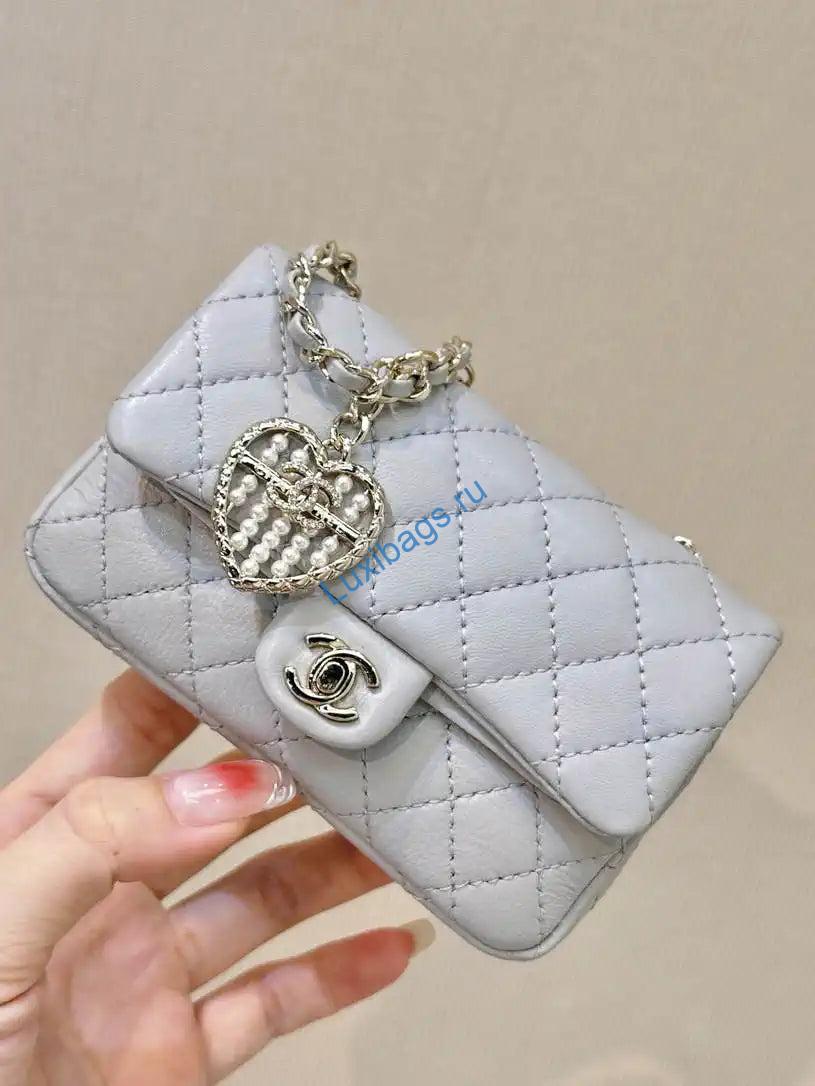 chanel 25a mini flap bag lambskin as4670 gray 3 Chanel 25A Mini Flap Bag Lambskin AS4670 Gray | chanel 25a mini flap bag lambskin as4670 gray 03