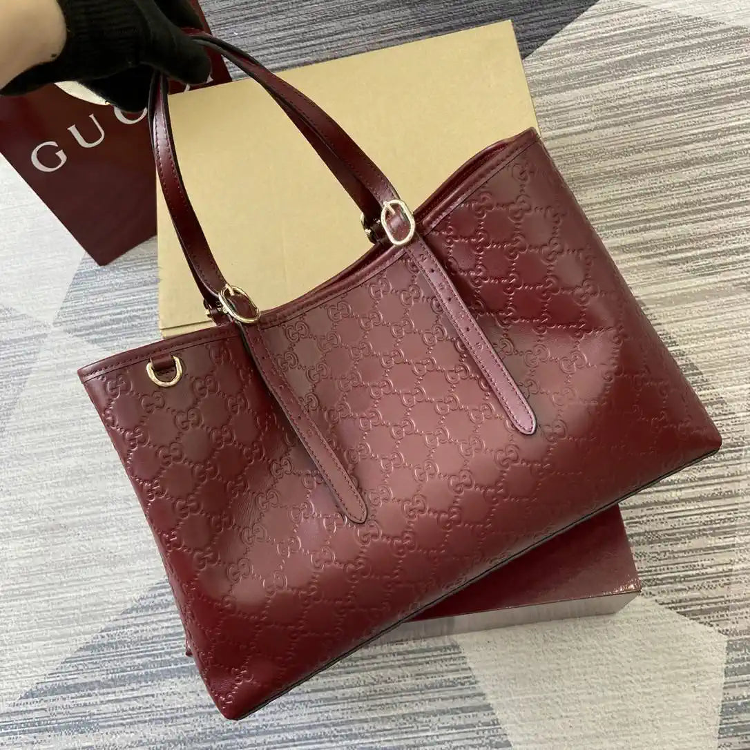 Gucci 815213 GG GG Emblem large tote bag Ancora red leather | gucci 815213 gg emblem medium tote bag ancora red leather 005