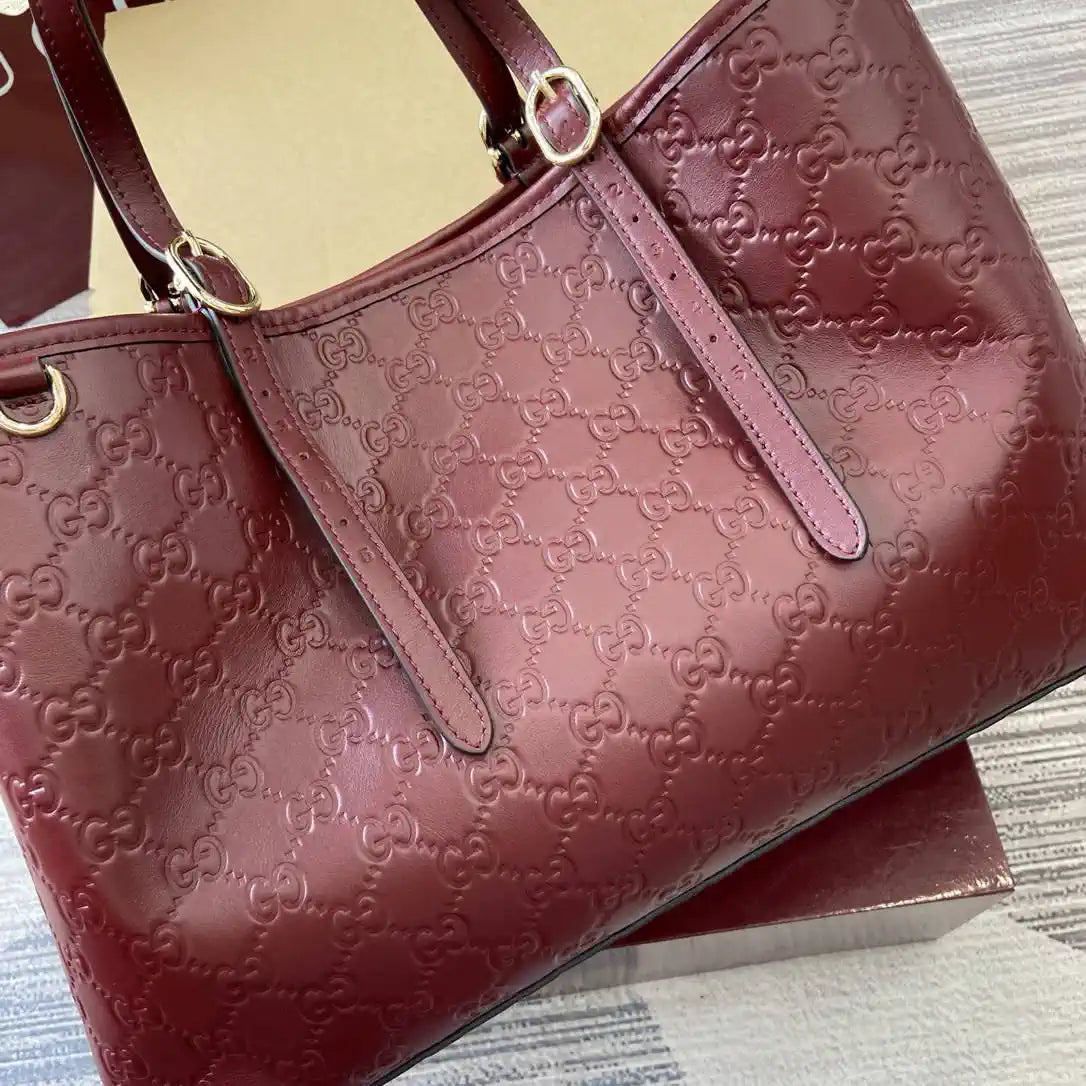 Gucci 815213 GG GG Emblem large tote bag Ancora red leather | gucci 815213 gg emblem medium tote bag ancora red leather 007