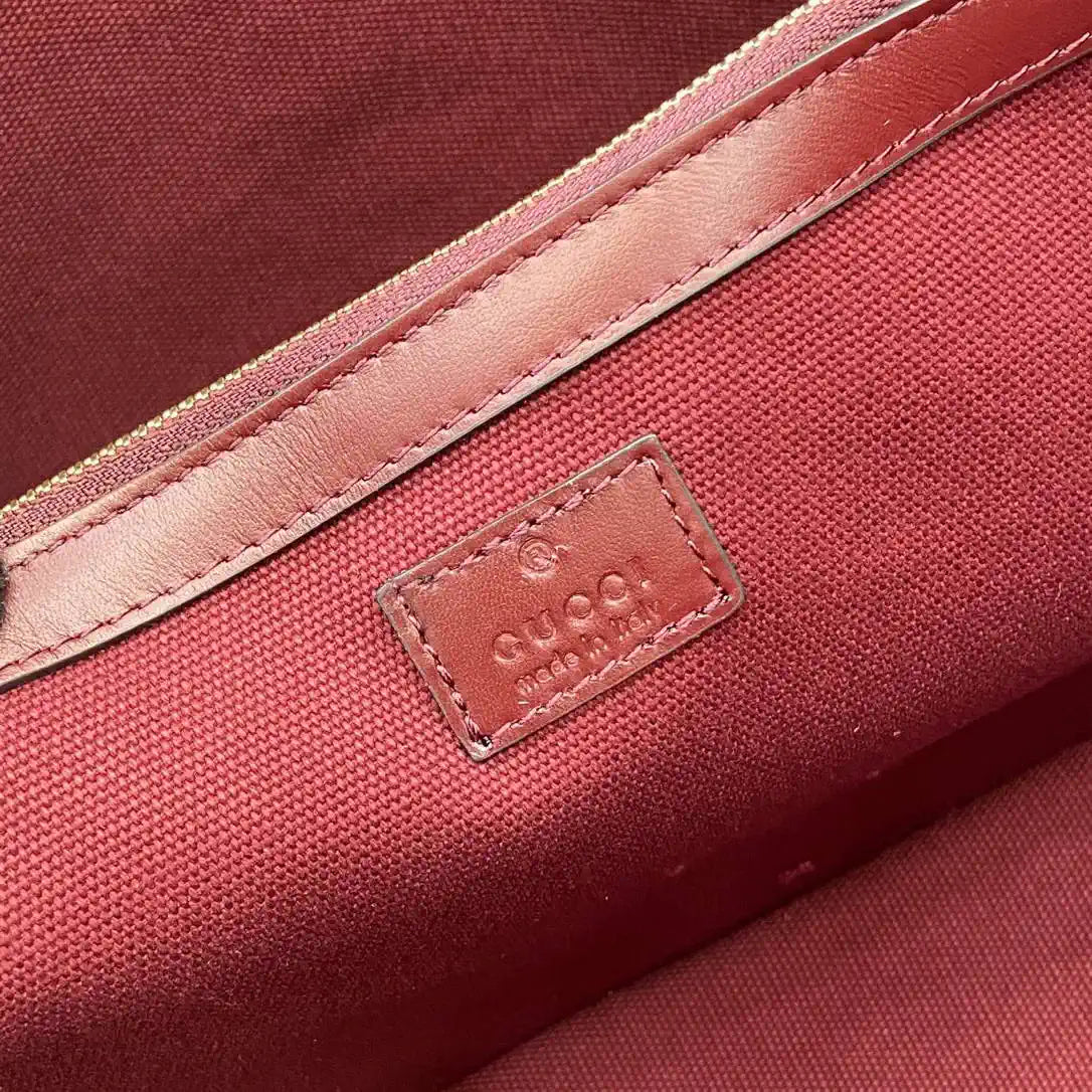 Gucci 815213 GG GG Emblem large tote bag Ancora red leather | gucci 815213 gg emblem medium tote bag ancora red leather 011