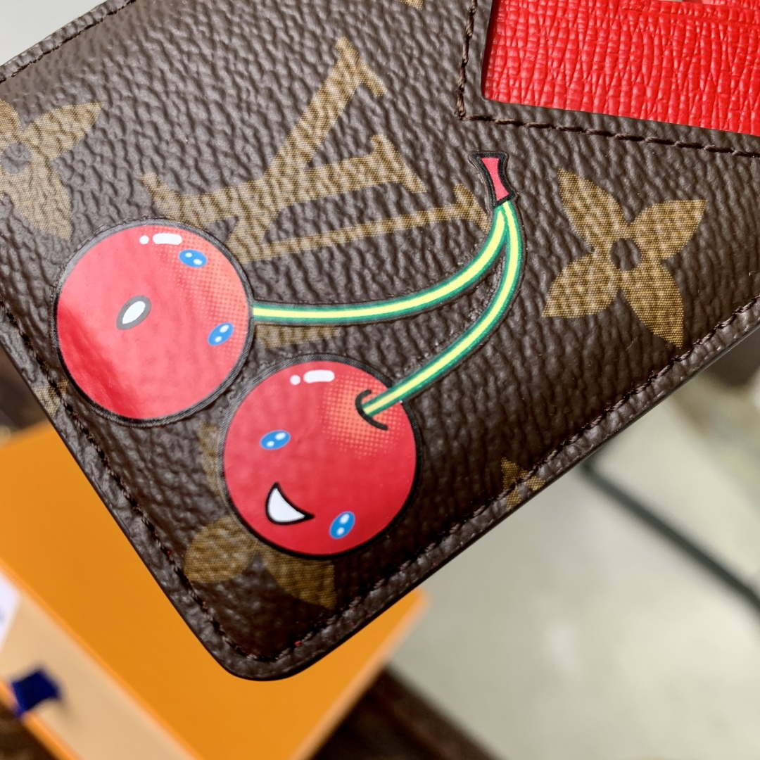 LV M14562 Louis Vuitton LV x TM Porte-Cartes Magnet | lv m14562 louis vuitton lv x tm porte cartes magnet 4