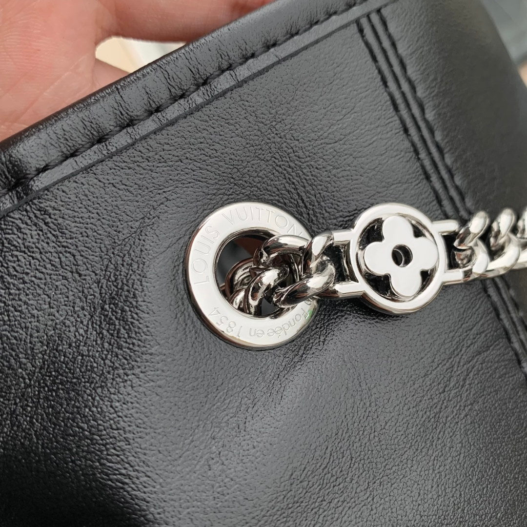 lv m25545 louis vuitton off duty vibe mm bag black 4 LV M25545 Louis Vuitton Off Duty Vibe MM Bag Black | lv m25545 louis vuitton off duty vibe mm bag black 5