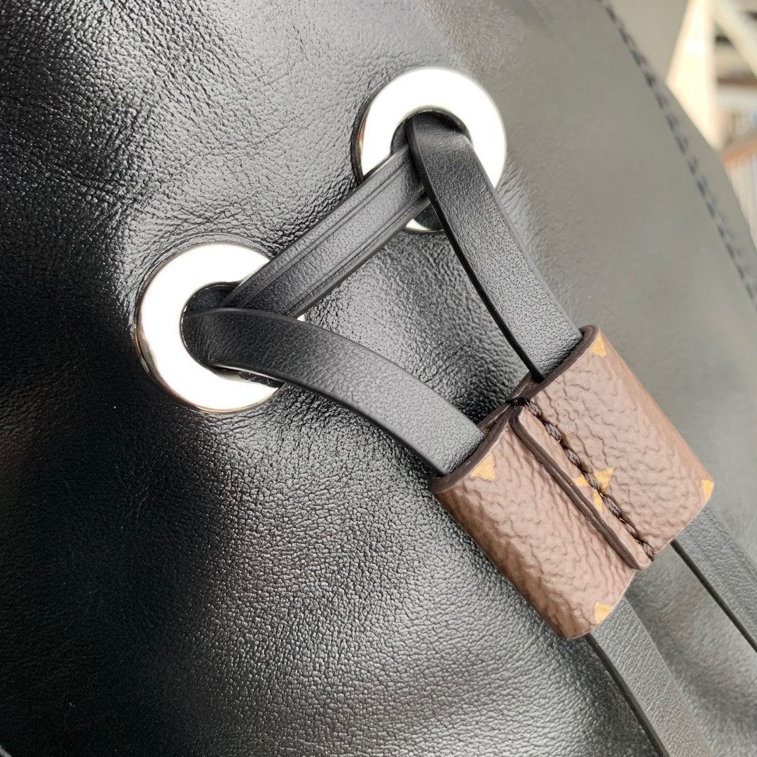 lv m25545 louis vuitton off duty vibe mm bag black 5 LV M25545 Louis Vuitton Off Duty Vibe MM Bag Black | lv m25545 louis vuitton off duty vibe mm bag black 6