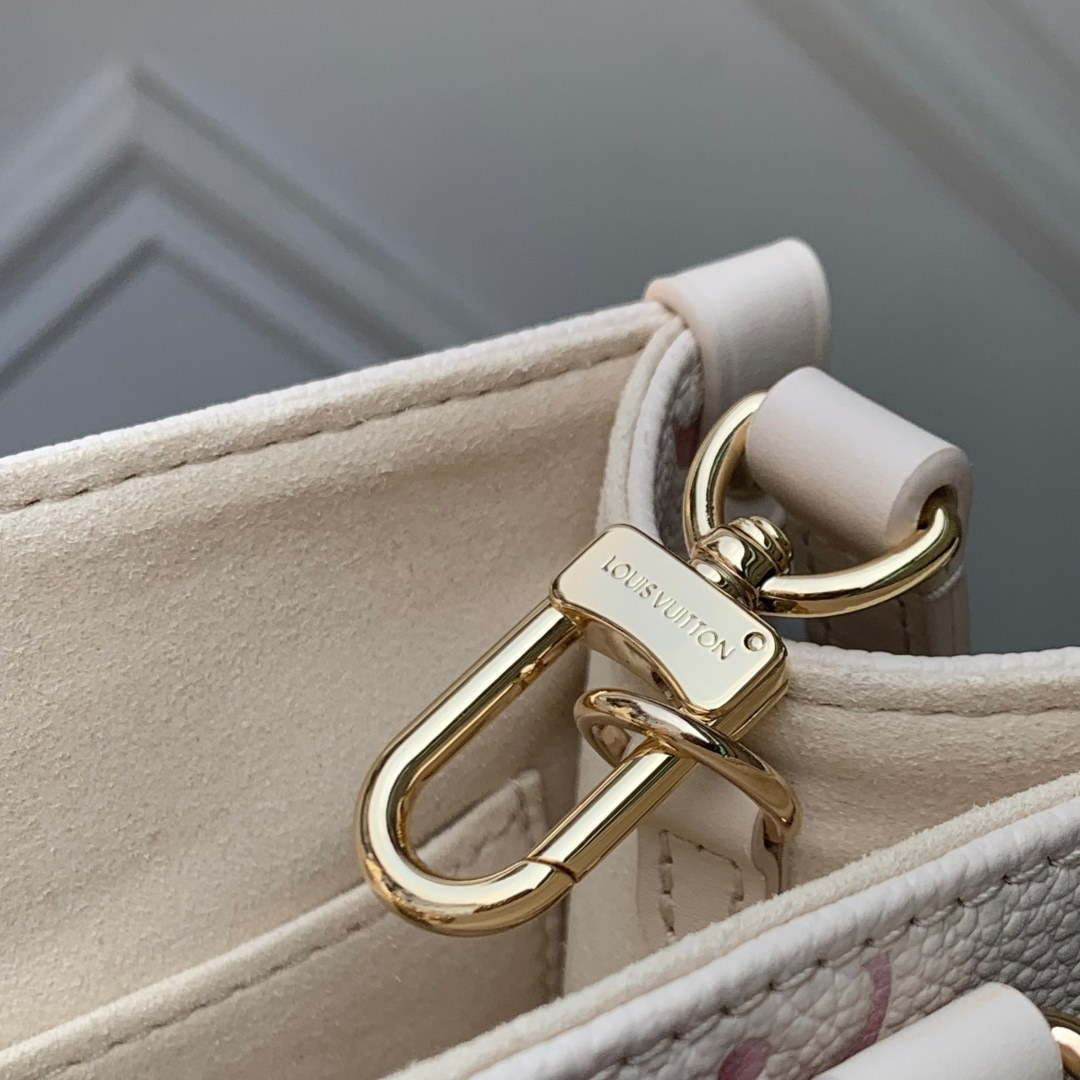 LV M25770 Louis Vuitton OnTheGo PM Bag Dream Cream | lv m25770 louis vuitton onthego pm bag dream cream 5