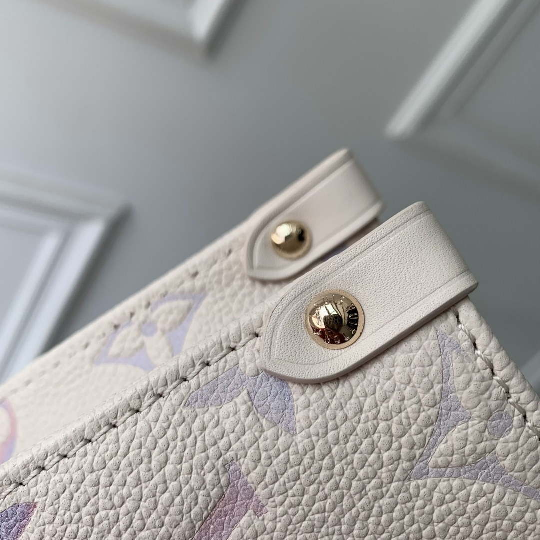 LV M25770 Louis Vuitton OnTheGo PM Bag Dream Cream | lv m25770 louis vuitton onthego pm bag dream cream 7