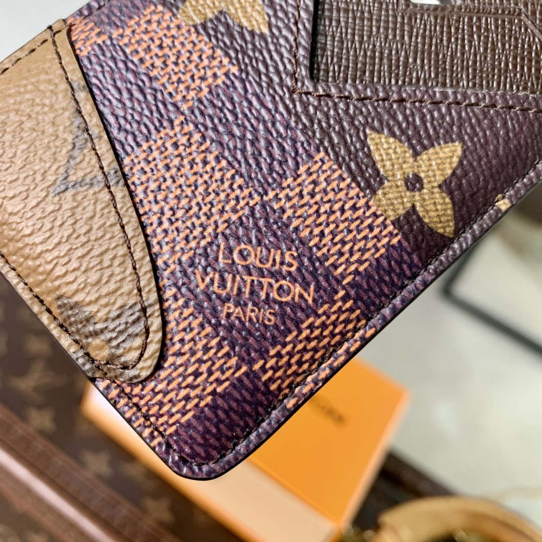 lv m26016 louis vuitton porte-cartes magnet brown 3 LV M26016 Louis Vuitton Porte-Cartes Magnet Brown | lv m26016 louis vuitton porte cartes magnet brown 4