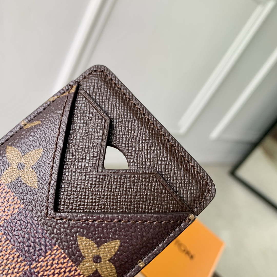 lv m26016 louis vuitton porte-cartes magnet brown 5 LV M26016 Louis Vuitton Porte-Cartes Magnet Brown | lv m26016 louis vuitton porte cartes magnet brown 6