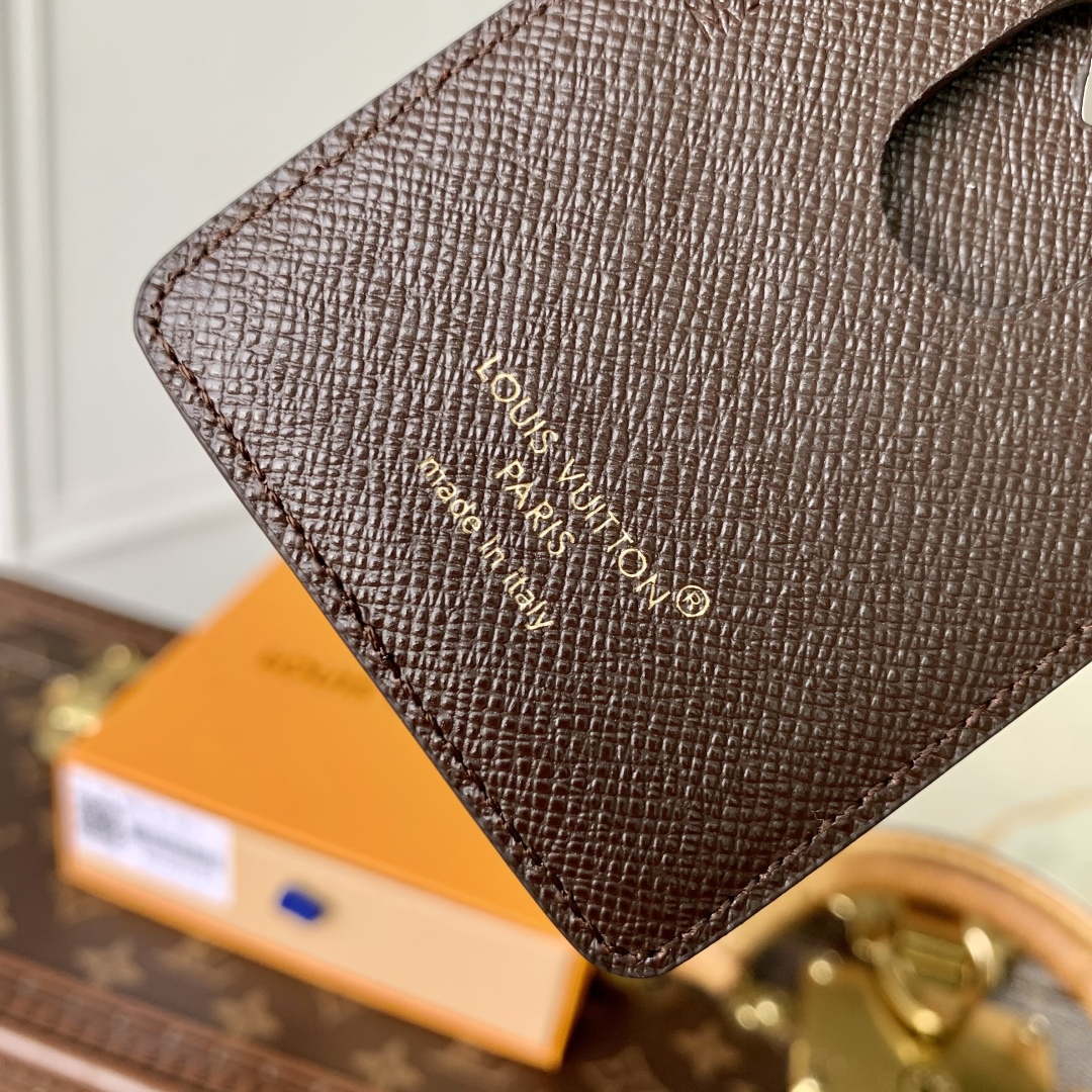 lv m26016 louis vuitton porte-cartes magnet brown 7 LV M26016 Louis Vuitton Porte-Cartes Magnet Brown | lv m26016 louis vuitton porte cartes magnet brown 8