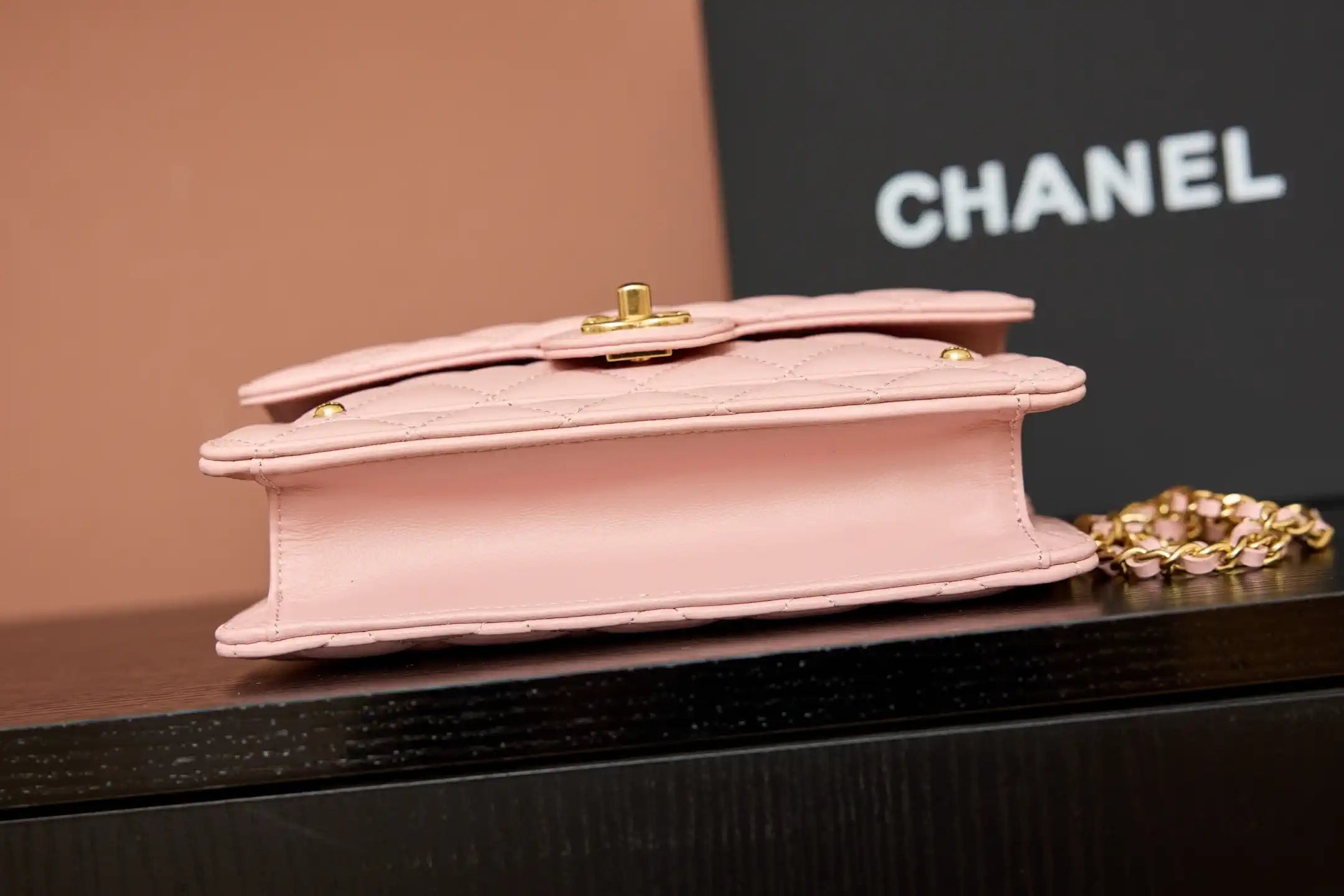 chanel ap4674 25b large flap bag with top handle lambskin gold pink 4 Chanel AP4674 25B Large Flap Bag with Top Handle Lambskin gold Pink | chanel as4674 25b large flap bag with top handle lambskin gold pink 05