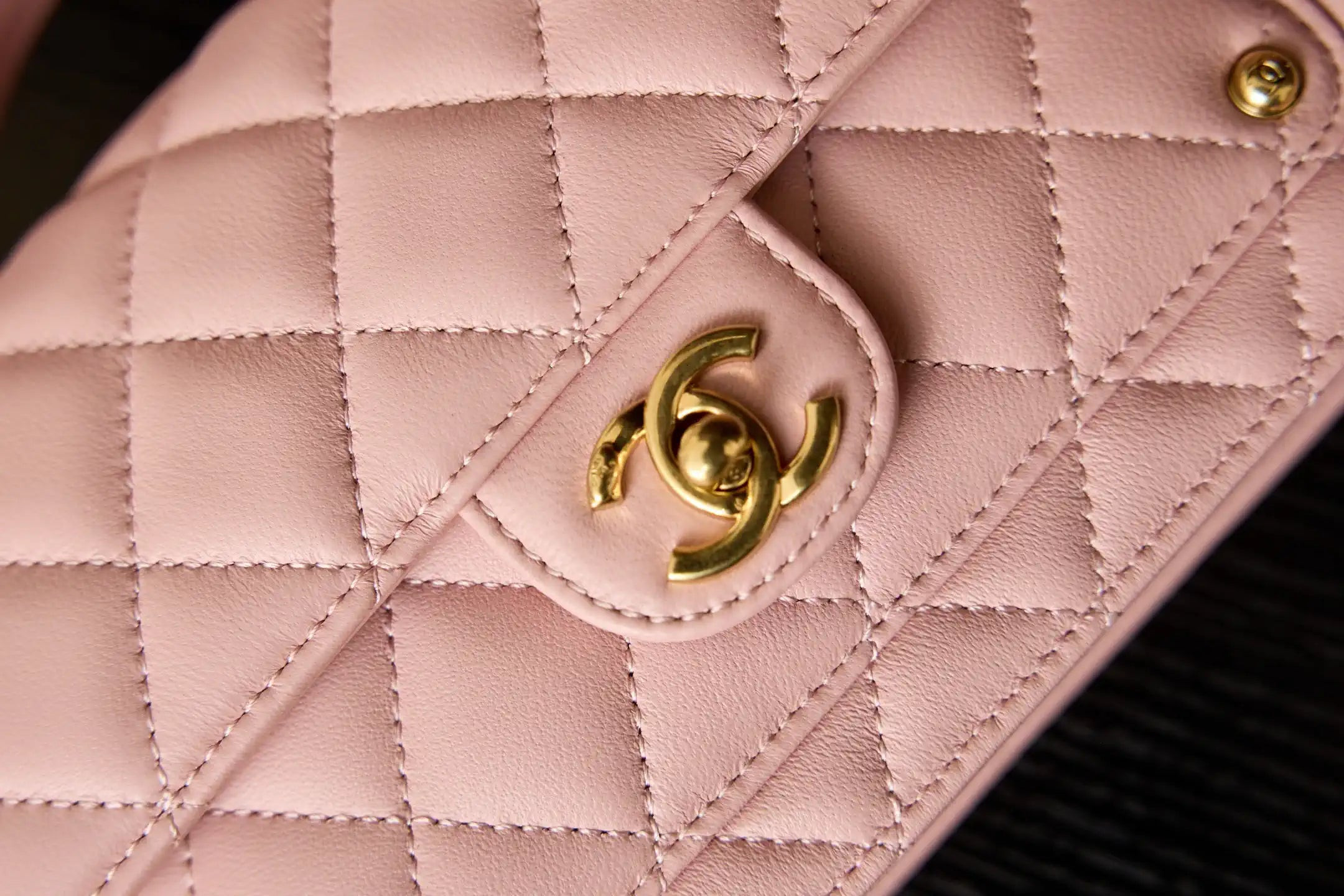 chanel ap4674 25b large flap bag with top handle lambskin gold pink 5 Chanel AP4674 25B Large Flap Bag with Top Handle Lambskin gold Pink | chanel as4674 25b large flap bag with top handle lambskin gold pink 06