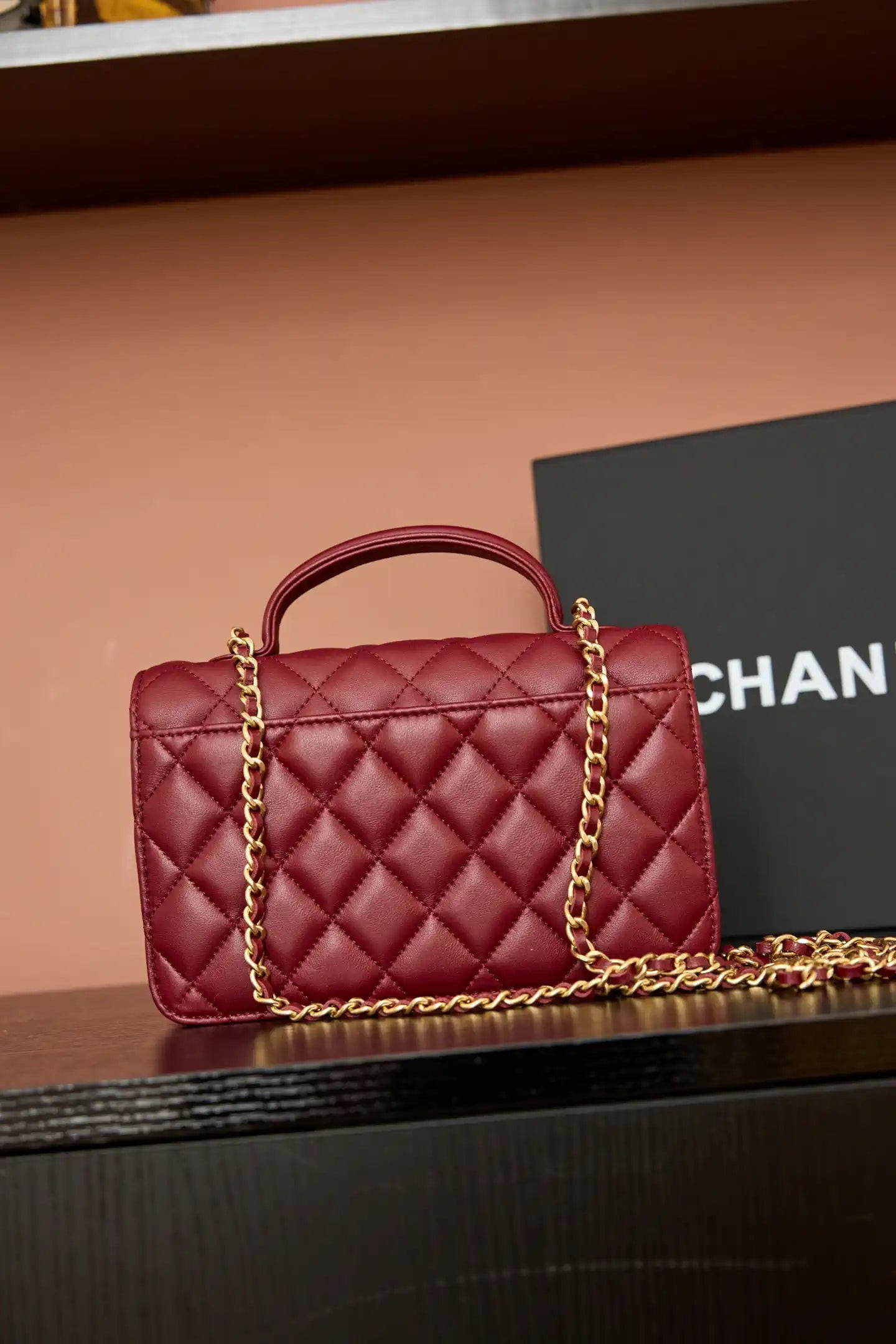 chanel ap4674 25b large flap bag with top handle lambskin gold wine red 2 Chanel AP4674 25B Large Flap Bag with Top Handle Lambskin gold Wine Red | chanel as4674 25b large flap bag with top handle lambskin gold red 3