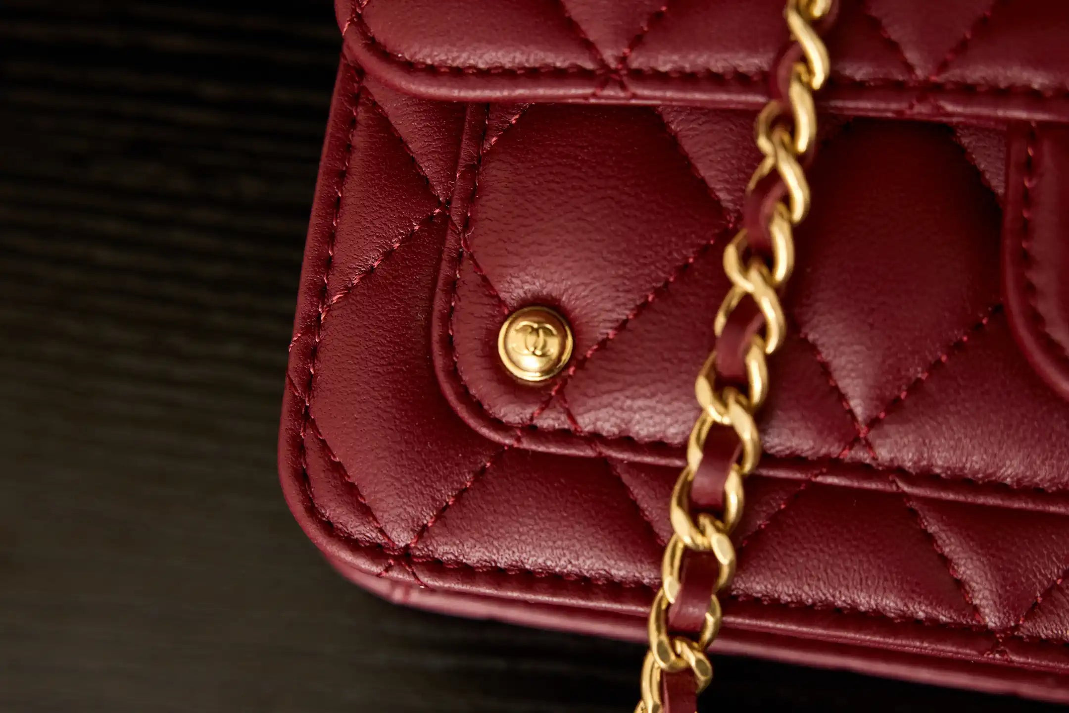 chanel ap4674 25b large flap bag with top handle lambskin gold wine red 6 Chanel AP4674 25B Large Flap Bag with Top Handle Lambskin gold Wine Red | chanel as4674 25b large flap bag with top handle lambskin gold red 7
