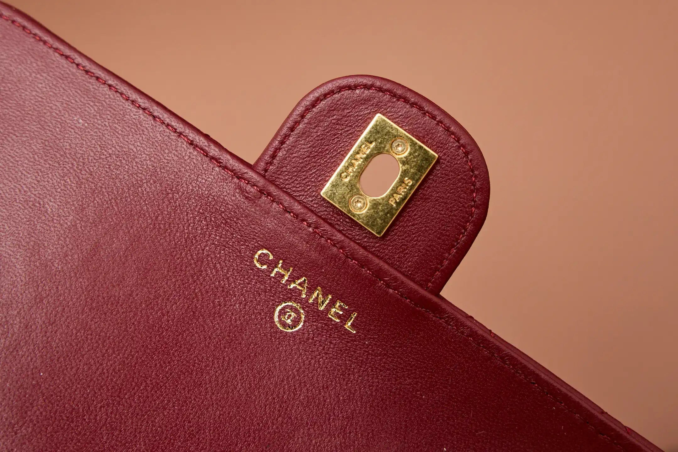 chanel ap4674 25b large flap bag with top handle lambskin gold wine red 8 Chanel AP4674 25B Large Flap Bag with Top Handle Lambskin gold Wine Red | chanel as4674 25b large flap bag with top handle lambskin gold red 9