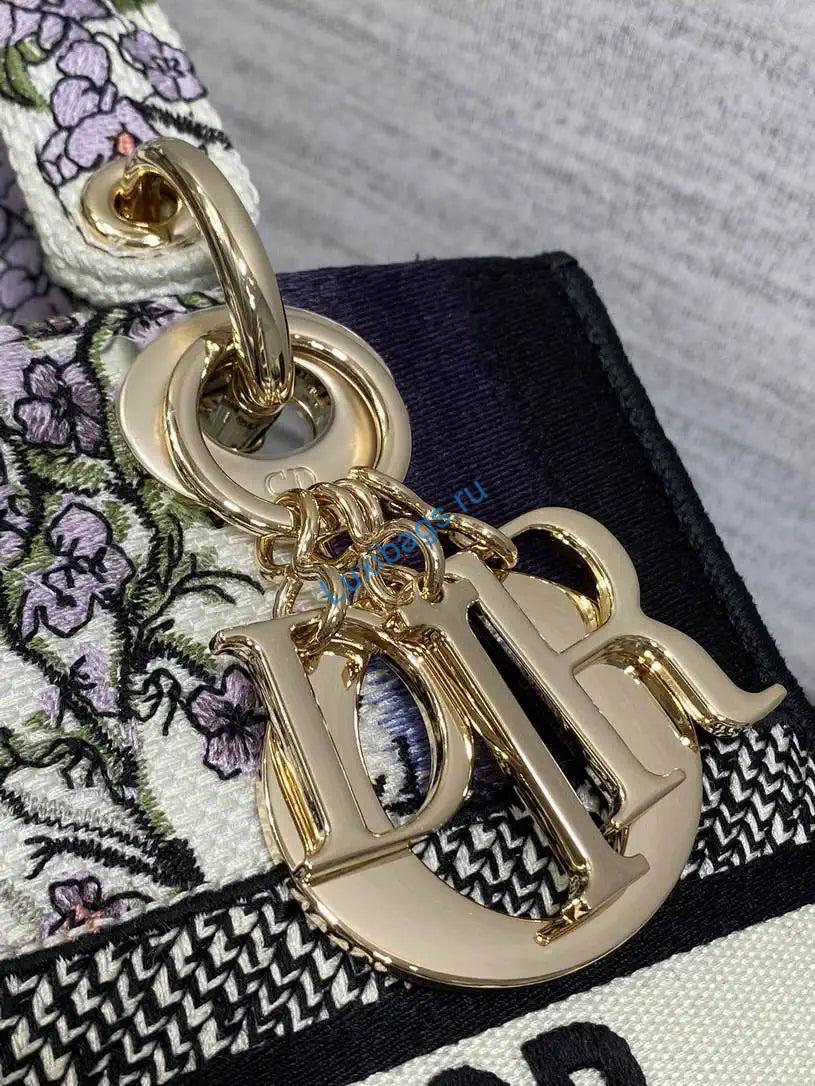 dior m0565 medium lady d-lite exquisite embroidery embroidery m1100 2 Dior M0565 Medium Lady D-Lite Exquisite embroidery Embroidery M1100 | dior m0565 medium lady d lite exquisite embroidery embroidery m1100 3