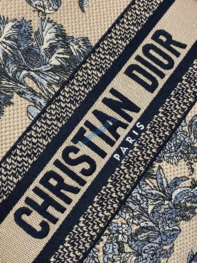 dior m0565 medium lady d-lite exquisite embroidery embroidery m1103 3 Dior M0565 Medium Lady D-Lite Exquisite embroidery Embroidery M1103 | dior m0565 medium lady d lite exquisite embroidery embroidery m1100 31