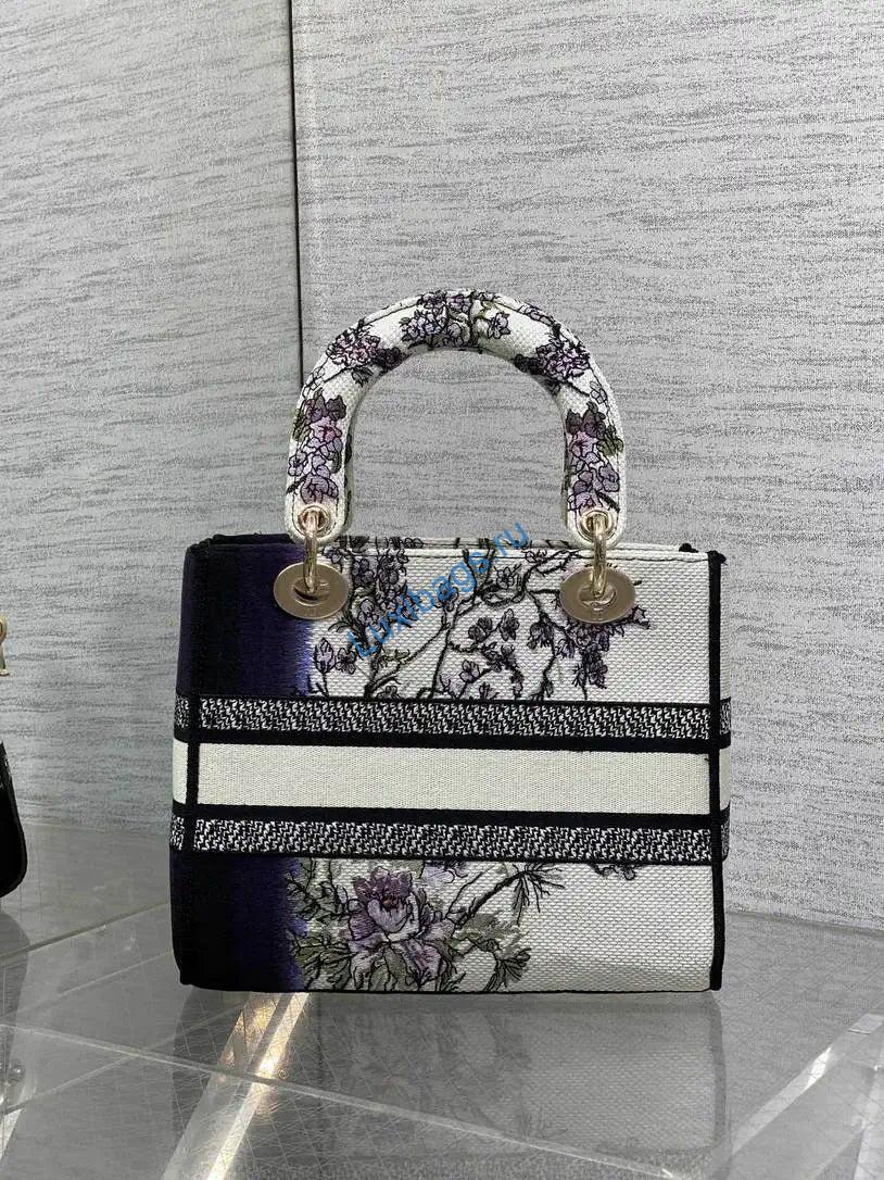 dior m0565 medium lady d-lite exquisite embroidery embroidery m1100 4 Dior M0565 Medium Lady D-Lite Exquisite embroidery Embroidery M1100 | dior m0565 medium lady d lite exquisite embroidery embroidery m1100 5