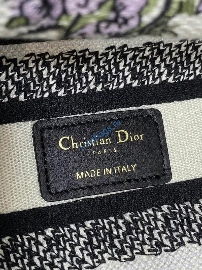 dior m0565 medium lady d-lite exquisite embroidery embroidery m1100 8 Dior M0565 Medium Lady D-Lite Exquisite embroidery Embroidery M1100 | dior m0565 medium lady d lite exquisite embroidery embroidery m1100 9