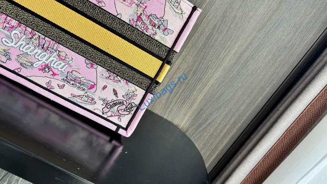 dior m1296 souvenir medium dior book tote shanghai bund embroidery pattern m9642 5 Dior M1296 Souvenir Medium Dior Book Tote Shanghai Bund embroidery pattern M9642 | dior m1296 dior souvenir medium dior book tote shanghai bund embroidery pattern m9642 06