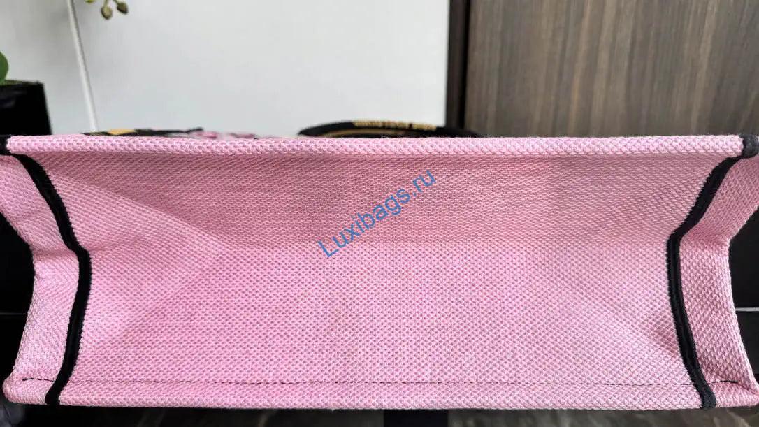 dior m1296 souvenir medium dior book tote shanghai bund embroidery pattern m9642 6 Dior M1296 Souvenir Medium Dior Book Tote Shanghai Bund embroidery pattern M9642 | dior m1296 dior souvenir medium dior book tote shanghai bund embroidery pattern m9642 07