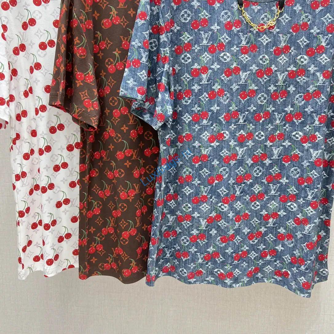 louis vuitton 1aig26 women mercerized cotton t-shirt l66495 4 Louis Vuitton 1AIG26 Women Mercerized cotton T-shirt L66495 | louis vuitton 1aig26 women short sleeved patchwork sweater l66495 05
