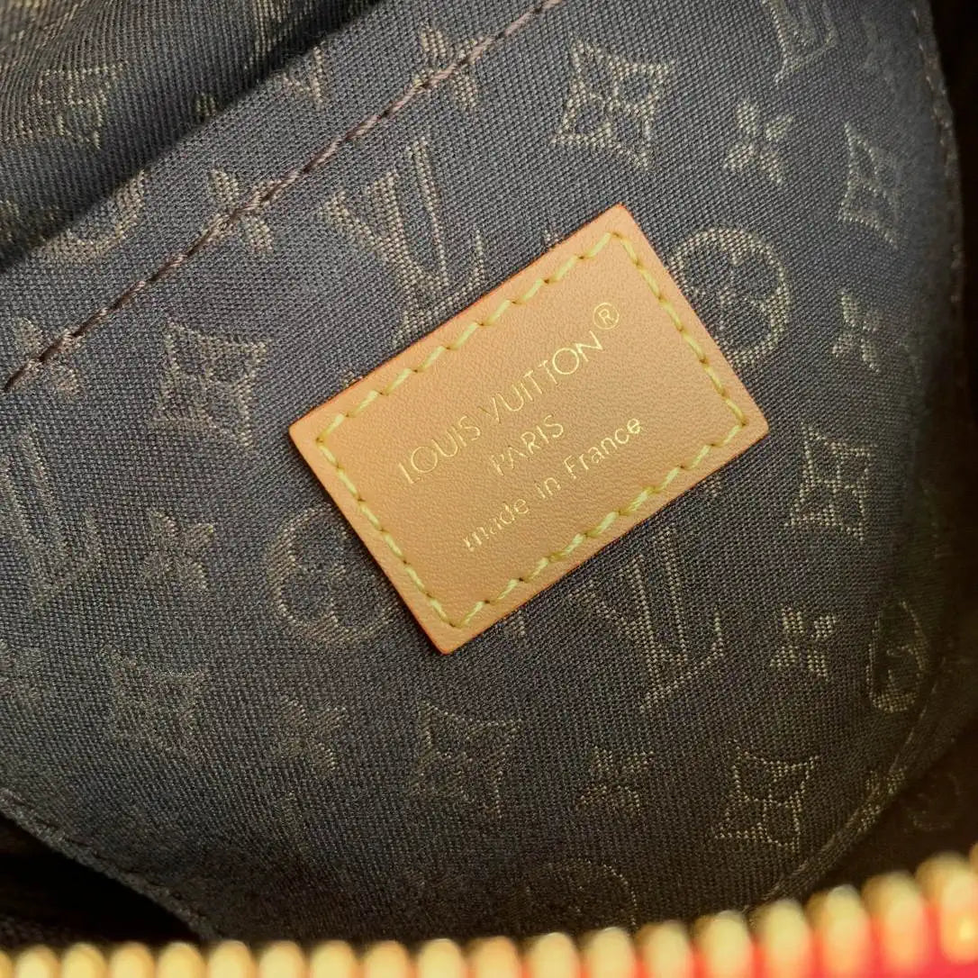 lv m26905 louis vuitton express pm handbag red 7 LV M26905 Louis Vuitton Express PM Handbag Red | lv m26905 louis vuitton express pm handbag red 08