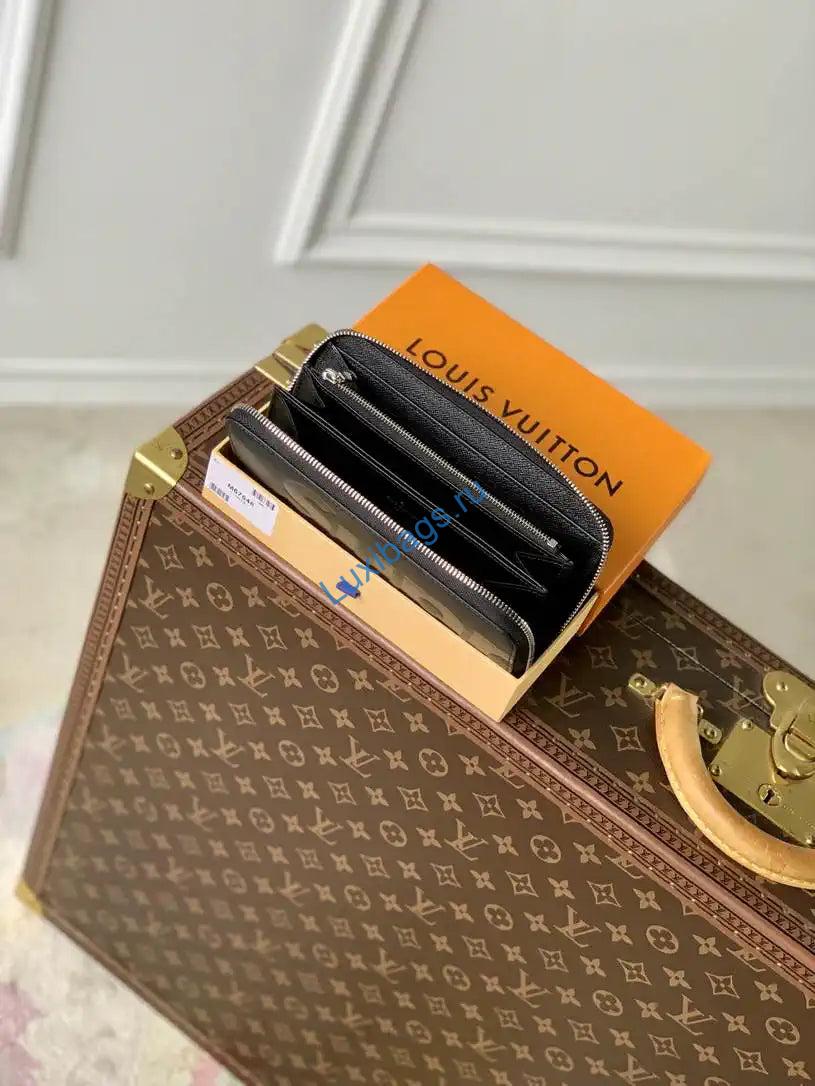 lv m67548 zippy wallet louis vuitton x supreme leather black 7 LV M67548 Zippy Wallet Louis Vuitton x Supreme leather Black | lv m67548 zippy wallet louis vuitton x supreme leather black 17
