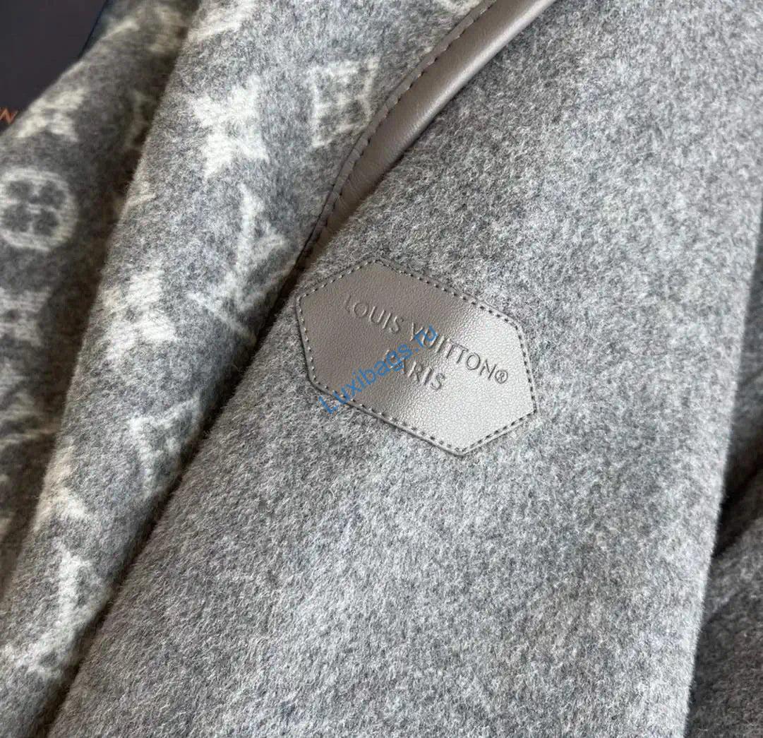 louis vuitton lv 1a4pe6 women's hooded wrap coat l55762 8 Louis Vuitton LV 1A4PE6 Women's Hooded Wrap Coat L55762 | louis vuitton lv 1a4pe6 womens hooded wrap coat l55762 09