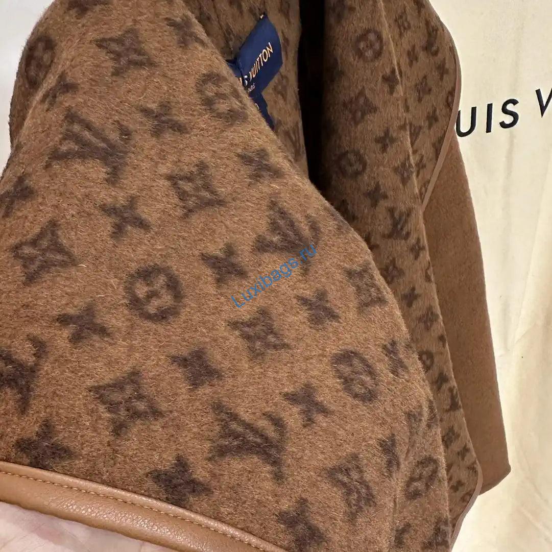 louis vuitton lv 1a4pe6 women's hooded wrap coat l55764 4 Louis Vuitton LV 1A4PE6 Women's Hooded Wrap Coat L55764 | louis vuitton lv 1a4pe6 womens hooded wrap coat l55763 05