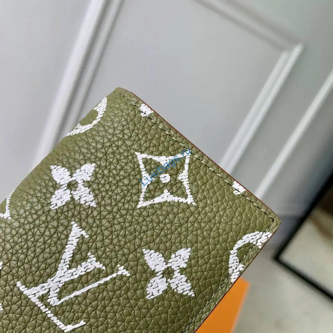 louis vuitton lv m26072 pocket organizer green 3 Louis Vuitton LV M26072 Pocket Organizer Green | louis vuitton lv m26072 pocket organizer 04