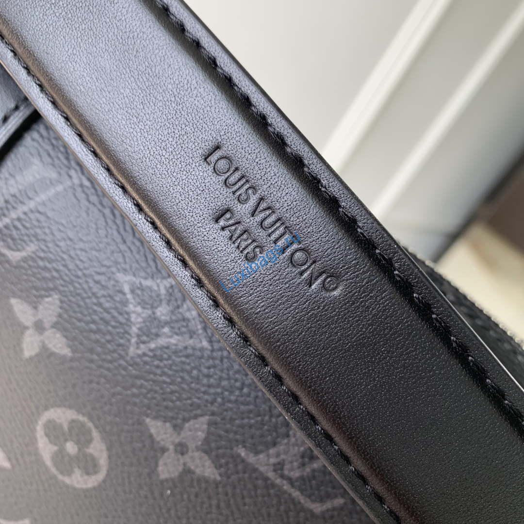 lv m26226 louis vuitton side trunk mm east west bag black 6 LV M26226 Louis Vuitton Side Trunk MM East West Bag Black | lv m26226 louis vuitton side trunk mm east west bag black 7