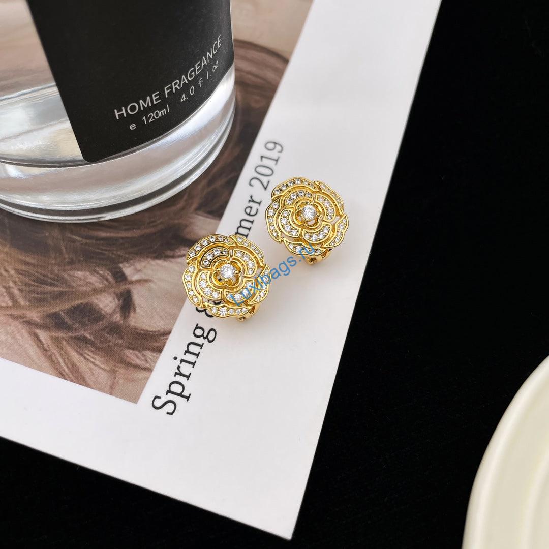Chanel J12038 Bouton de Camélia Earrings Yellow gold Diamonds | chanel j12038 bouton de camelia earrings yellow gold diamonds 5