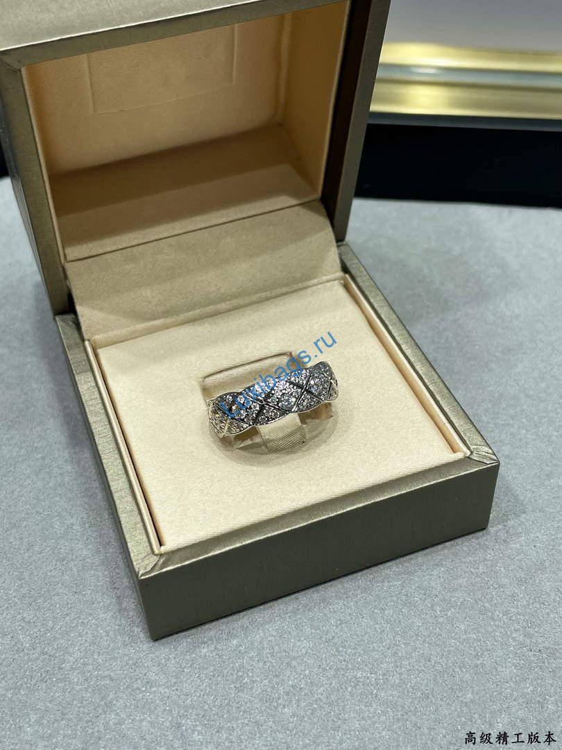 Chanel J12093 Coco Crush Ring White gold diamonds | chanel j12093 coco crush ring white gold diamonds 3