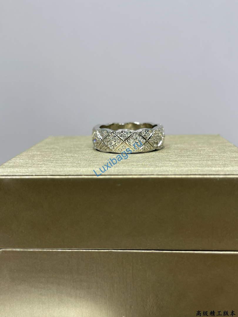 Chanel J12093 Coco Crush Ring White gold diamonds | chanel j12093 coco crush ring white gold diamonds 4