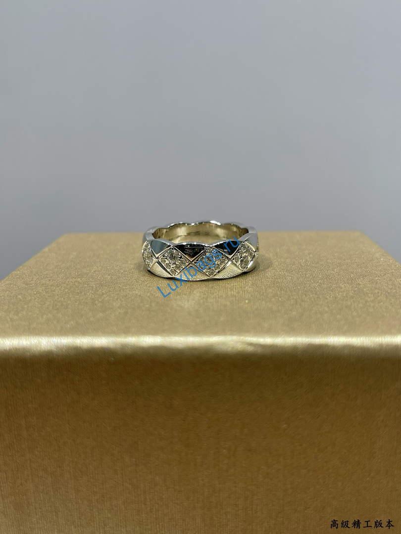 Chanel J12869 Coco Crush Ring White gold diamonds | chanel j12869 coco crush ring white gold 2