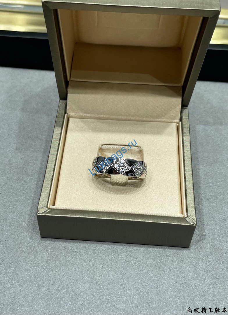 Chanel J12869 Coco Crush Ring White gold diamonds | chanel j12869 coco crush ring white gold 3