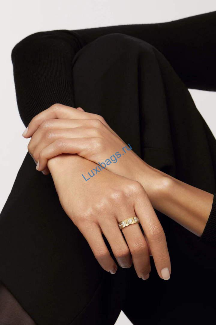 Chanel J12870 Coco Crush Ring Yellow gold diamonds | chanel j12870 coco crush ring yellow gold diamonds 3