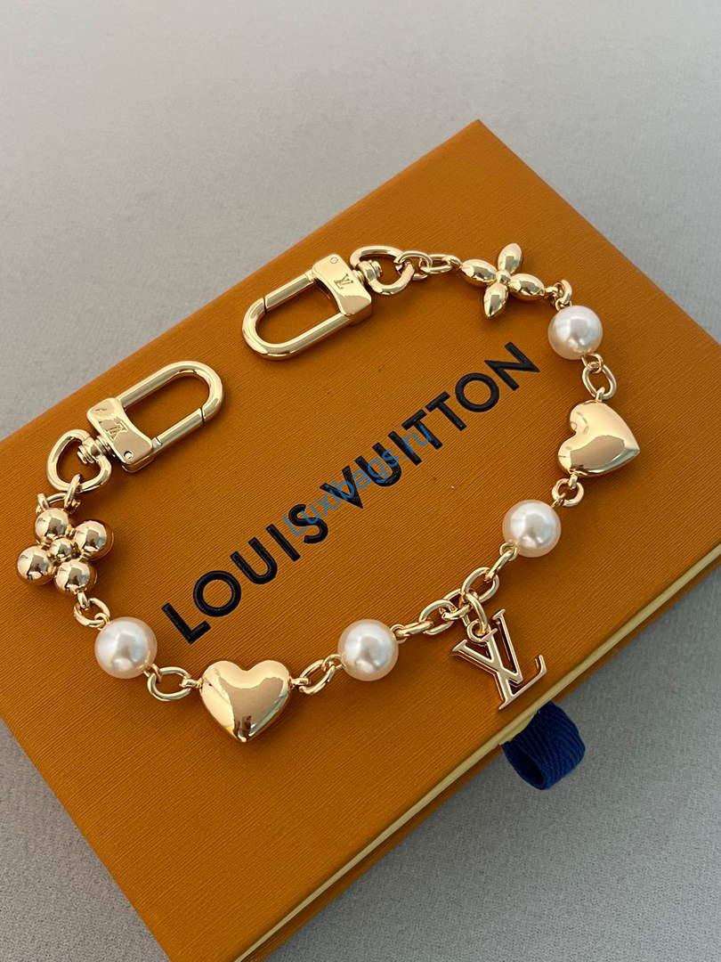 Louis Vuitton M01088 LV Heart Handbag Chain Strap | louis vuitton m01088 lv heart handbag chain strap 5