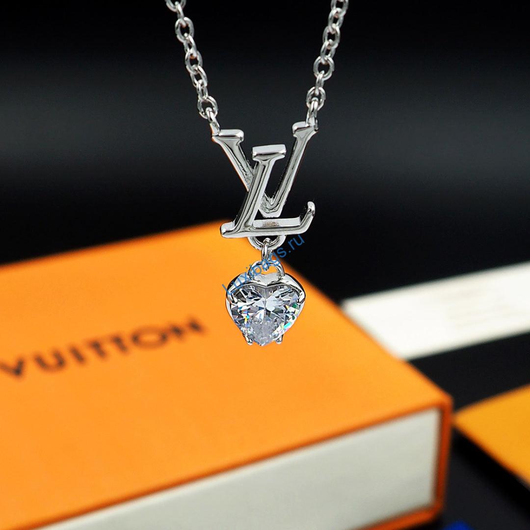Louis Vuitton M02387 LV Iconic Heart Necklace silver | louis vuitton m02387 lv iconic heart necklace silver 4