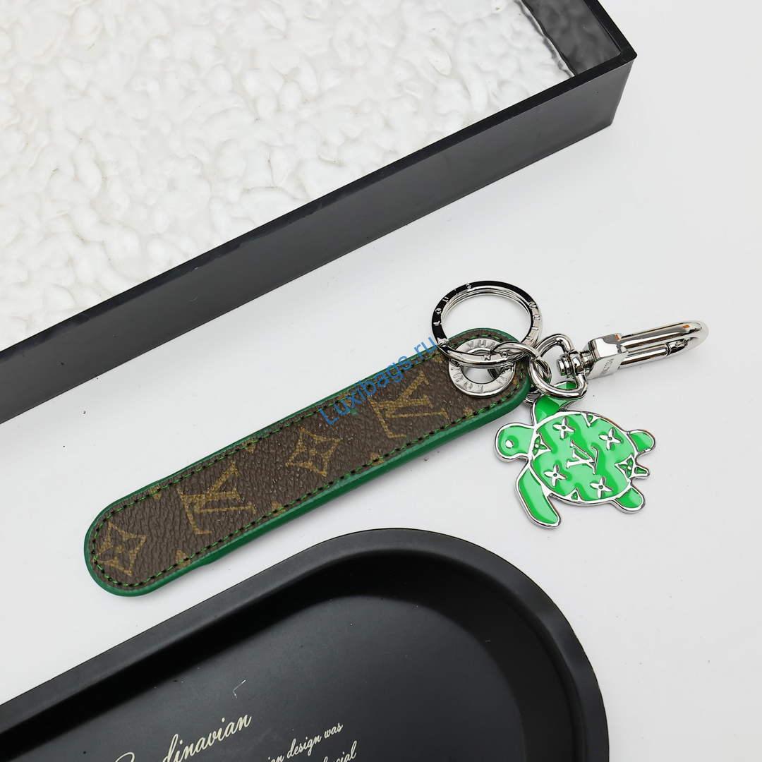 Louis Vuitton M02564 Dragonne Tab Key Holder and Bag Charm green | louis vuitton m02564 dragonne tab key holder and bag charm green 4